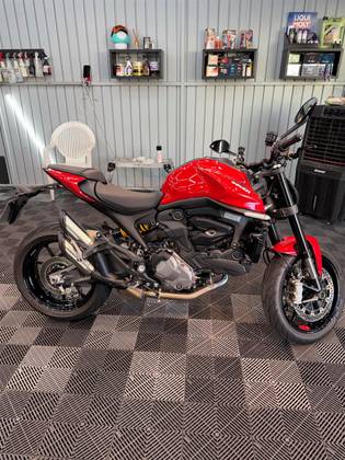 DUCATI MONSTER 937 